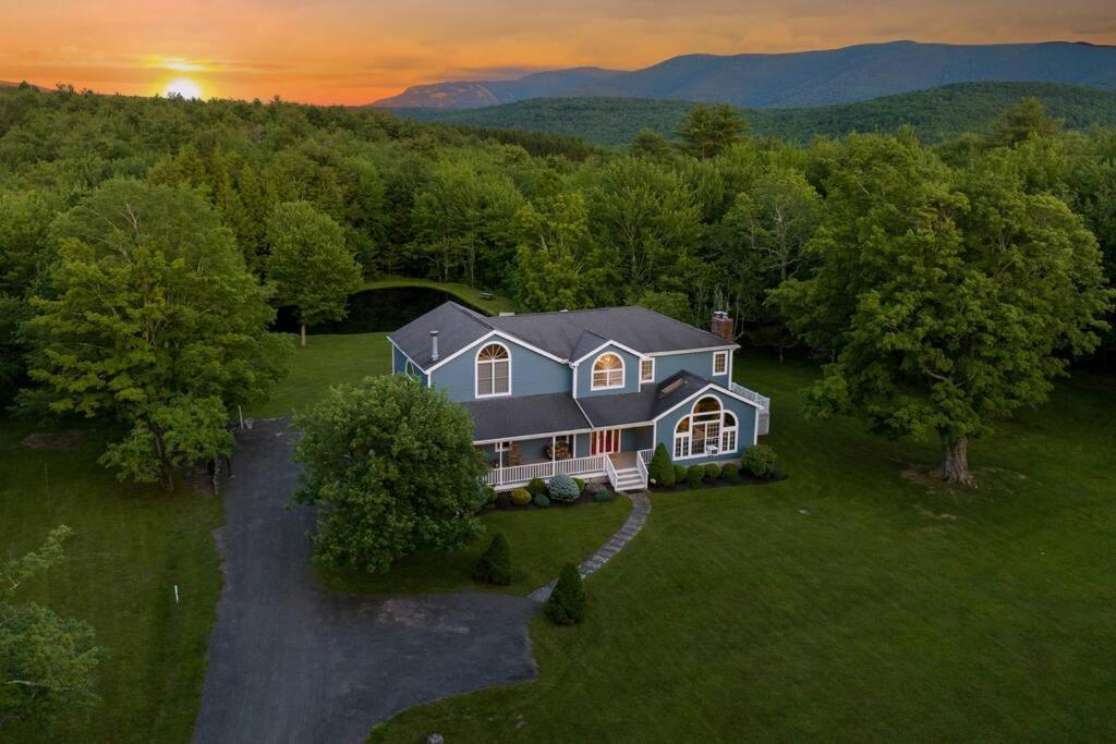 Mountain Blue Vista - Luxury Retreat Near Ski Resorts With Pond, Firepit And Hot Tub Windham Dış mekan fotoğraf